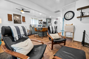 Feathered Nest - Beautifully Remodeled Cozy Cabin with Hot Tub! Big Bear Lake